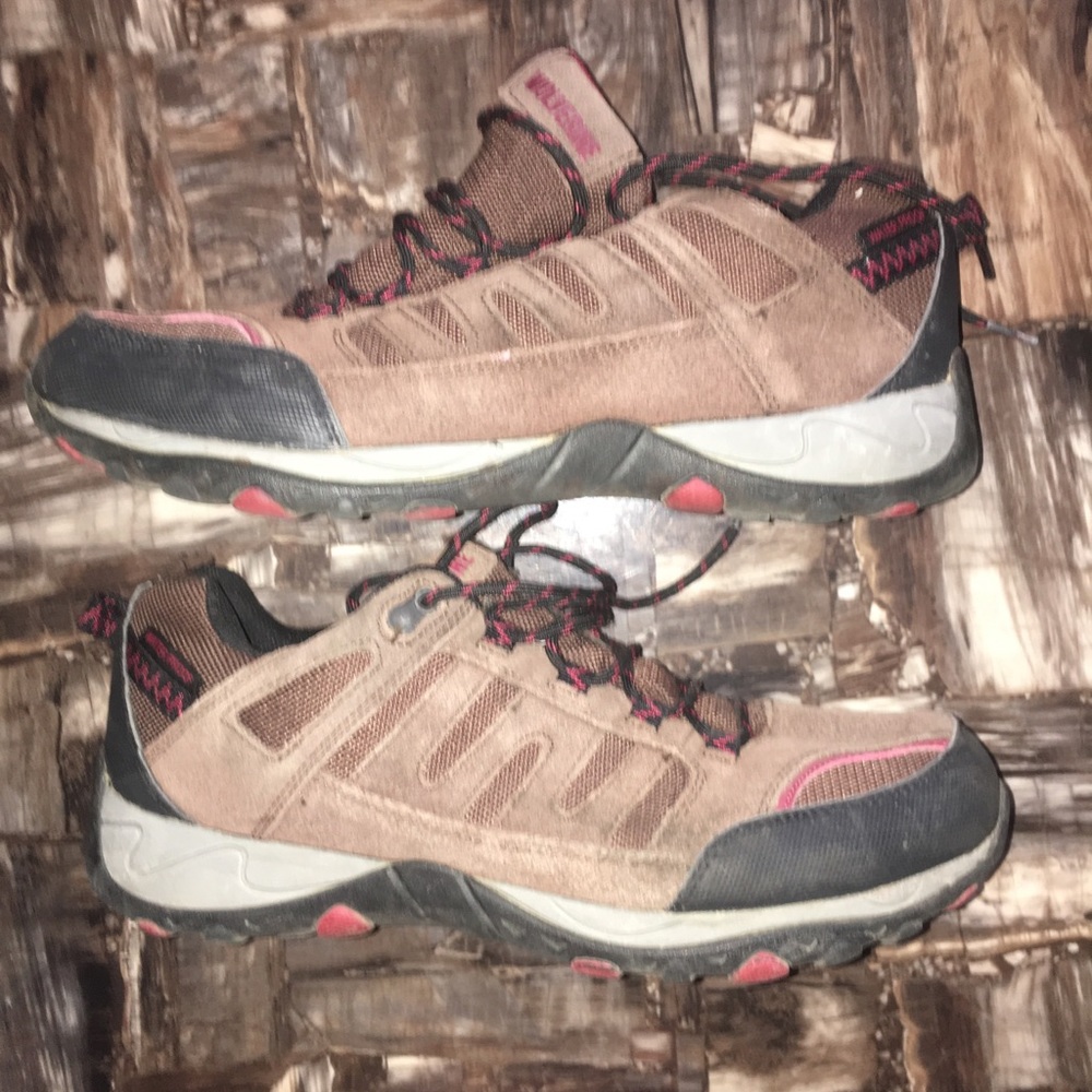Wolverine men’s hiking shoes 10.5 waterproof